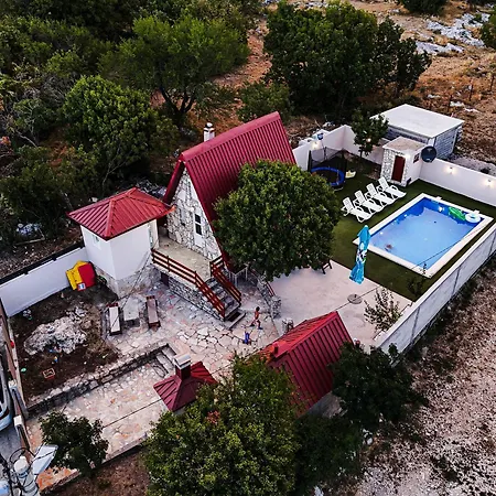 Planinska Kuca Brasina Ferienhaus